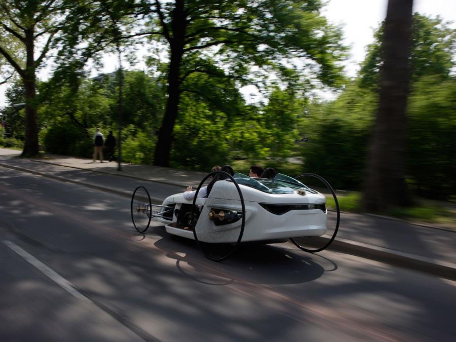  Mercedes-Benz F-Cell Roadster Concept 2009 года  (фото 2 из 23)